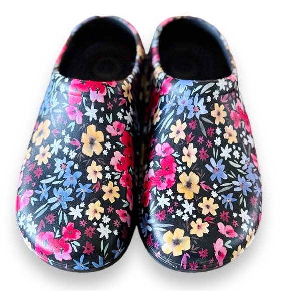 TOTES Waterproof Everywear Bailey Clog in Black Garden Floral - Picture 5 of 16